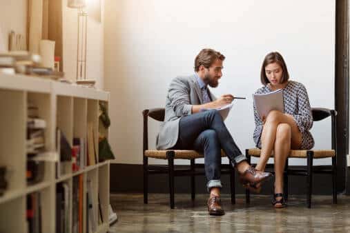 Conjoint collaborateur : un changement obligatoire de statut avant le 1-1-2027 ?